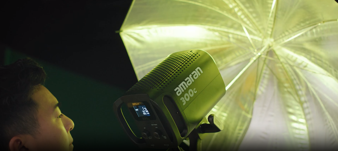 APUTURE AMARAN 300C во время работы