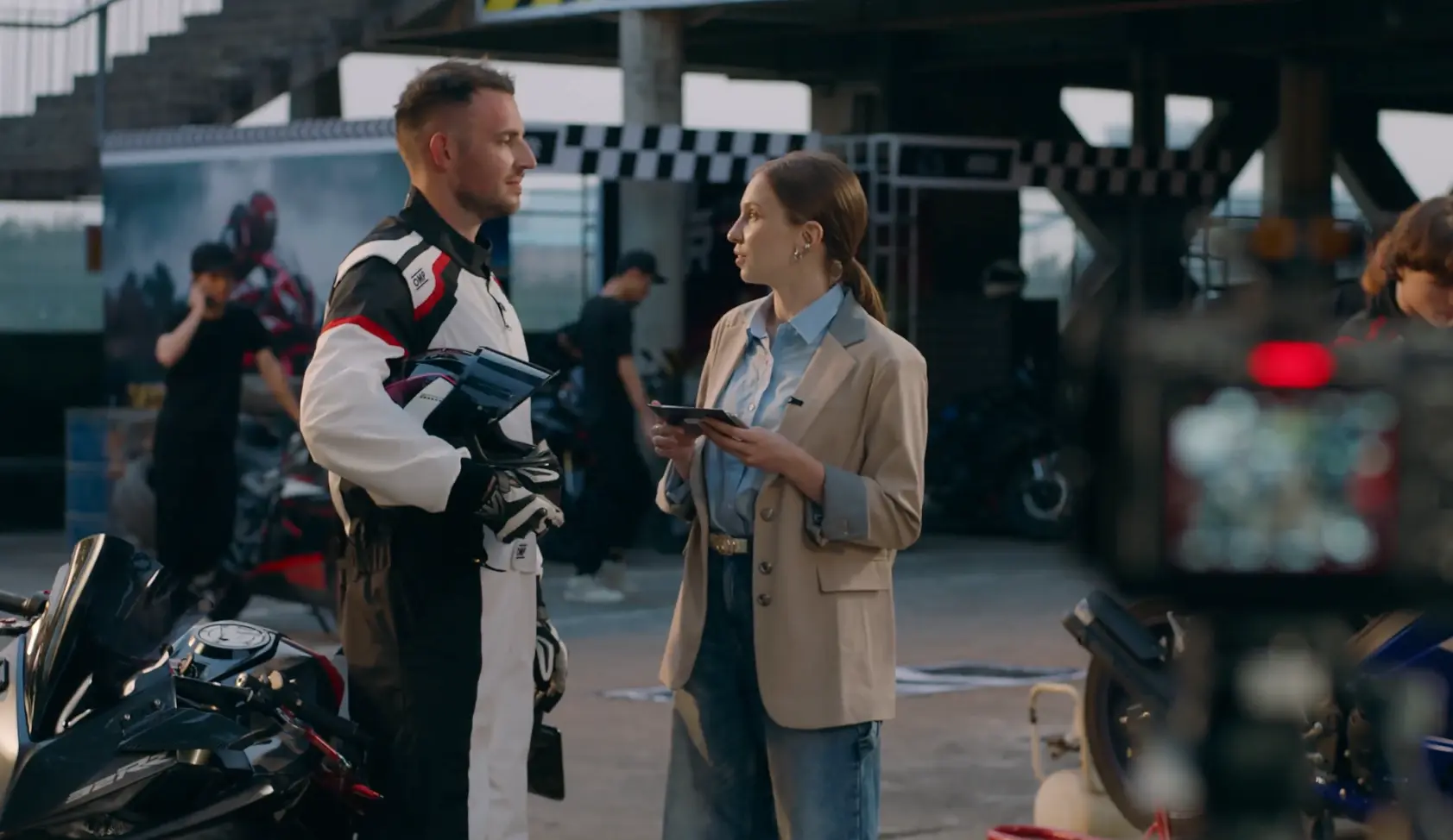 Lark Max 2 на интервью