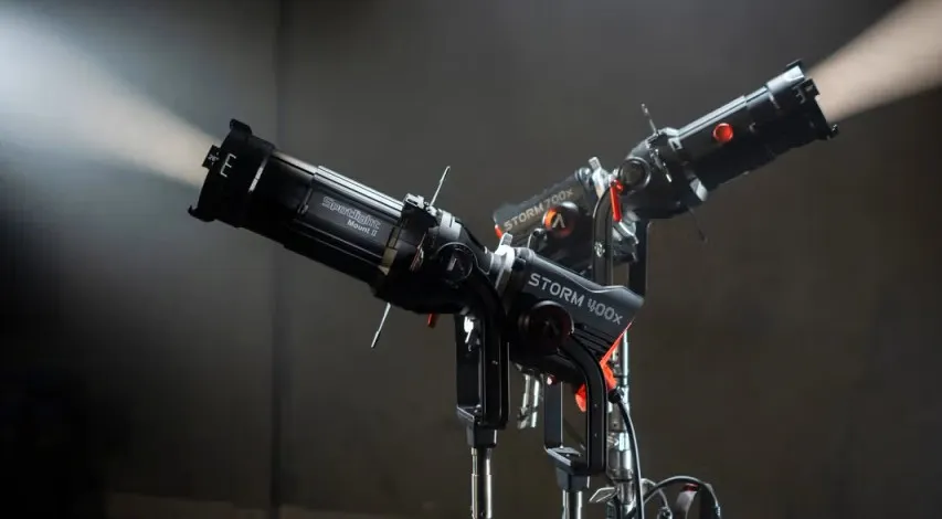 Aputure Storm с насадками Spotligh Mount II