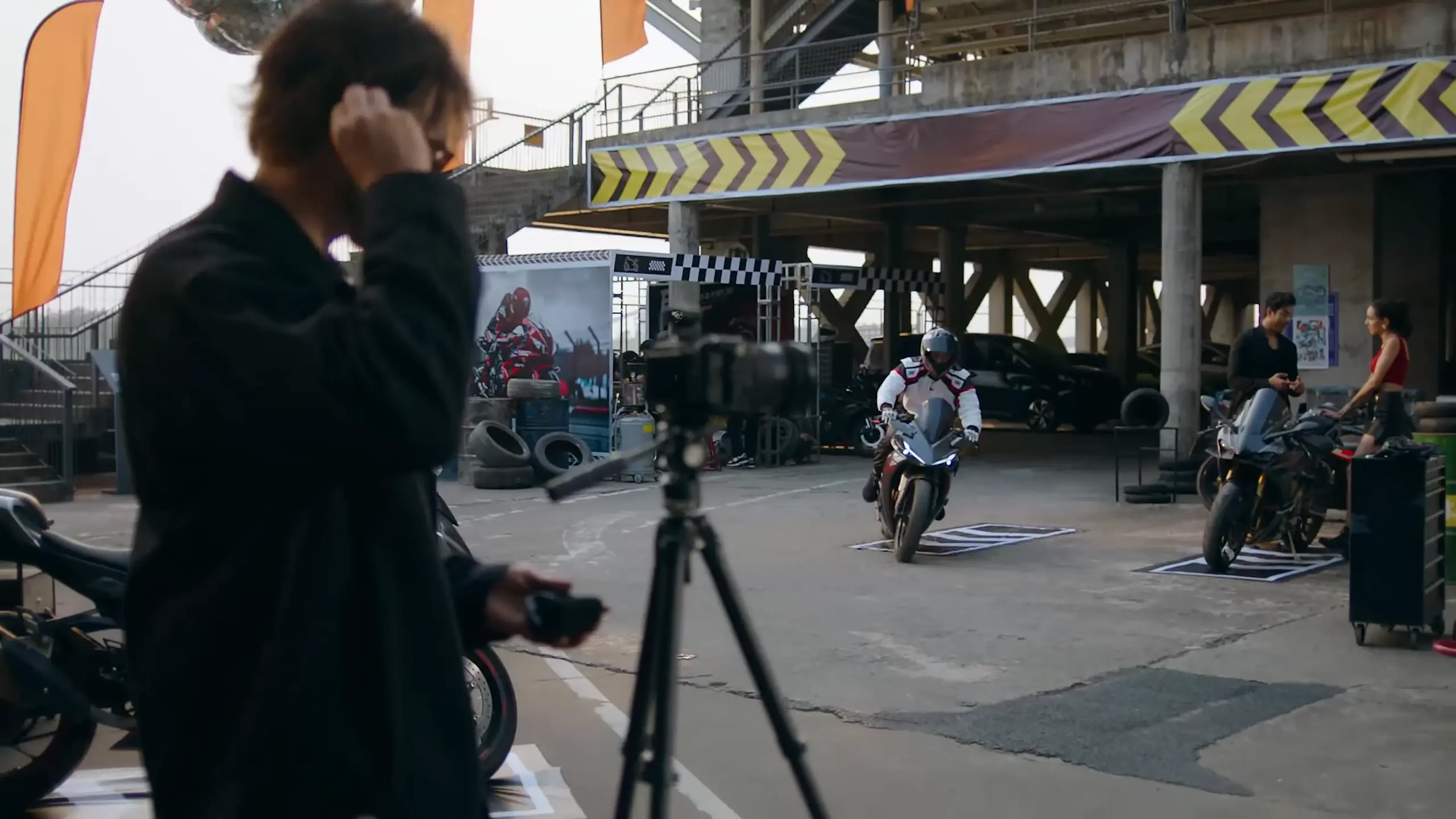 Lark Max 2 в работе на улице