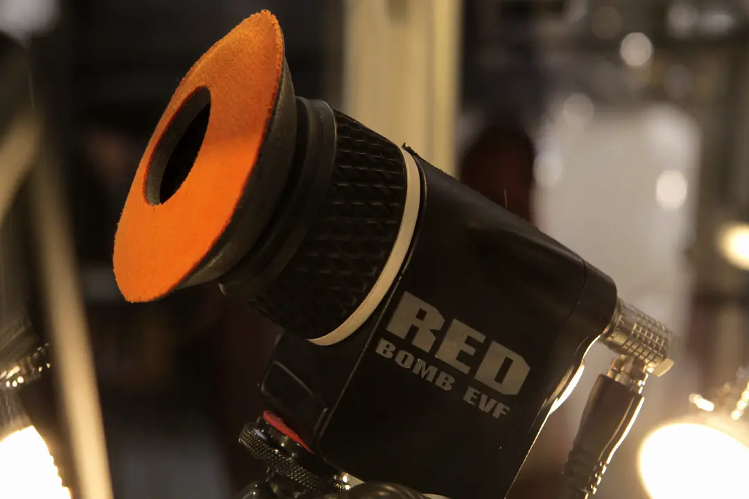 Электронный видоискатель RED